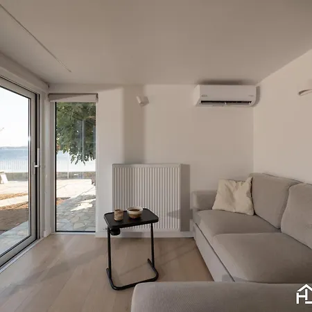 Avra Seafront * Vathirrevma