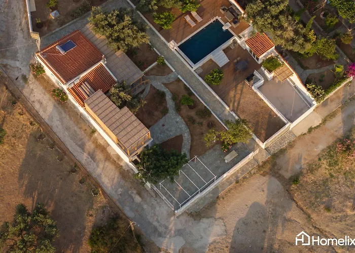 Avra Seafront Βίλα