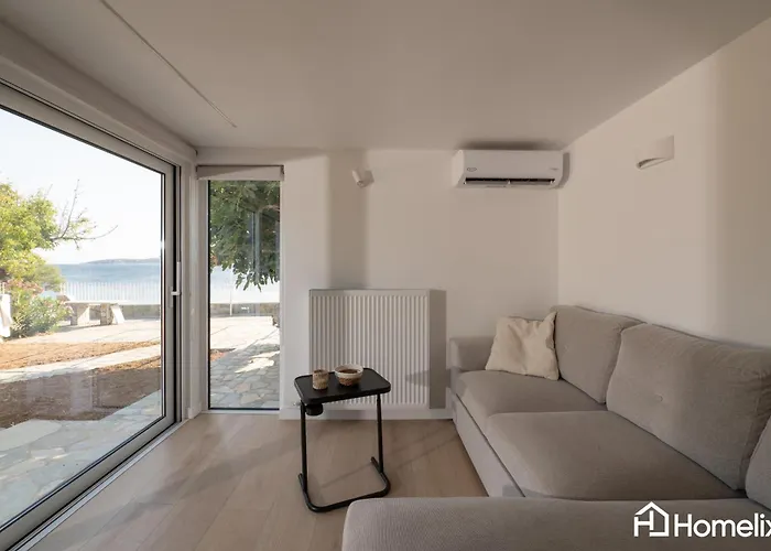 Avra Seafront * Vathirrevma