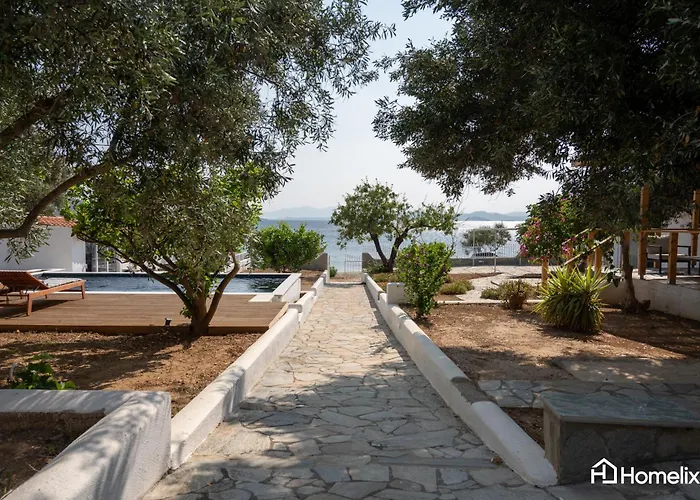 Avra Seafront Βίλα